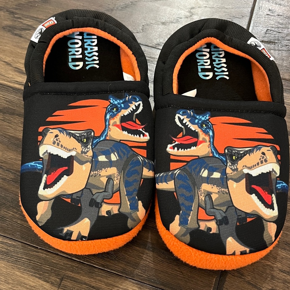 NWOT LEGO Jurassic World Dinosaur Slippers